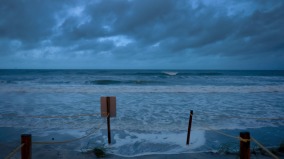 三级飓风“海伦”直扑美佛州海岸多州进入紧急状态(图)