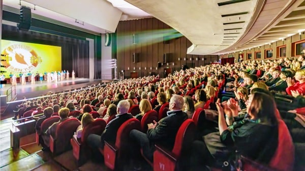 2025年1月19日下午，美国神韵国际艺术团在波兰罗兹大剧院（Grand Theater in Łódź）第四场演出座无虚席。(16:9)上傳者:aprilzhu ---上傳時間:2025-01-23 03:30:44.266825