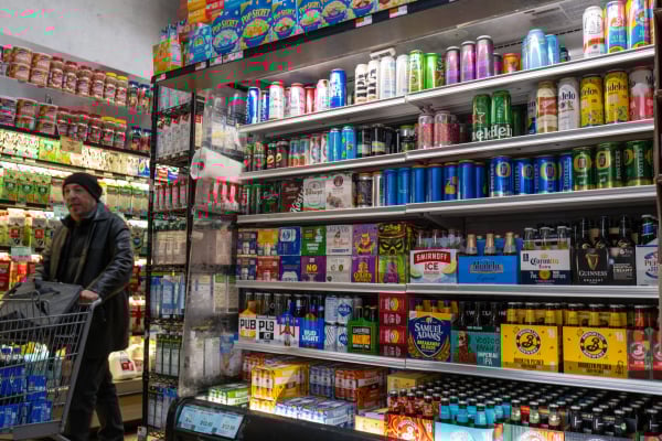 2025年1月3日，纽约市布鲁克林的一家杂货店。