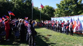 华府侨胞双十升旗驻美副代表：世界少不了台湾(组图)