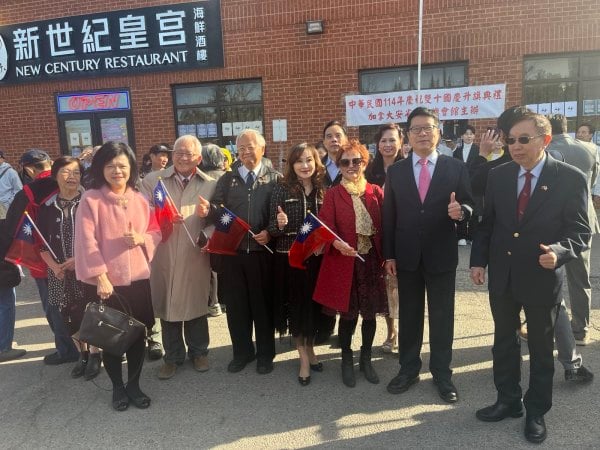 部分雙十升旗儀式參與人士合影