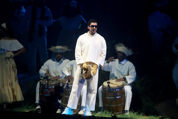 2025年9月20日，Bad Bunny在波多黎各聖胡安舉行的音樂會現場表演。