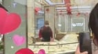 上海37岁男子拿口袋抢劫金店网民：太饿要吃饭(图)
