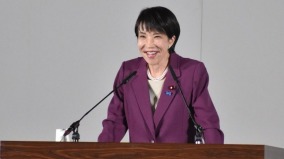 曹长青：从日本首位女首相看中日两国巨大鸿沟(组图)
