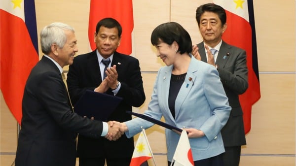 高市早苗与日本前首相安倍晋三渊源深厚