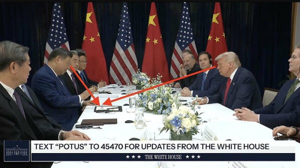 在川習會上，中國國家主席習近平手裡的講稿「備忘小抄」意外成為焦點。