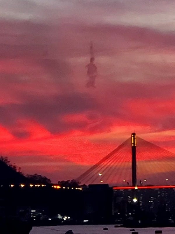 畫面一經曝光，立即在網路上掀起軒然大波。有市民驚嘆：「太不可思議了！」