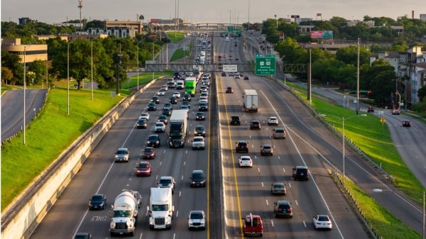 纽约卡车运输协会加入联盟推动改革高额车险(组图)