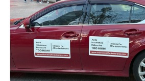 纽约司机曼哈顿车队抗议：要求霍楚尔州长立即降低天价车保(组图)