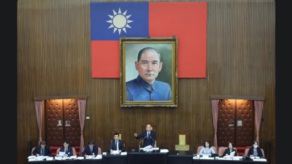 总统公布停砍公教年金法案考试院政院都将声请释宪(图)