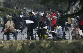 过劳死的警示：我们需要“离线休息权”(图)