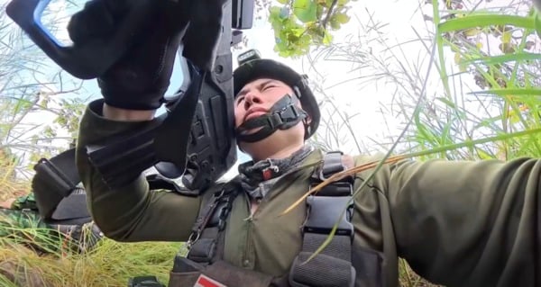 “插（血）旗的地方打两遍”网友向泰国献妙计(组图)