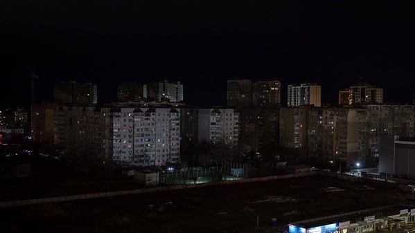 俄乌互轰黑海港口敖德萨遭系统性攻击全球粮食供应再受威胁(图)