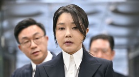 尹錫悅妻金建希出庭　檢方求處前第一夫人15年徒刑(圖)