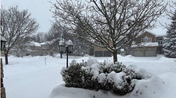 2025年2月15日，連續兩個日夜，雪還在下……