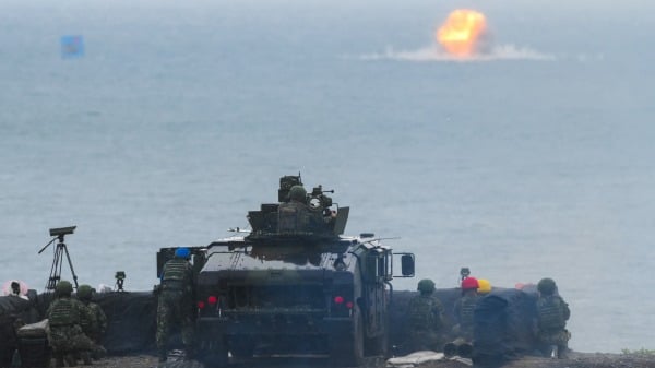 2024年8月26日，台灣士兵進行實彈演習，並擊中目標。（圖片來源：SAM YEH/AFP via Getty Images)