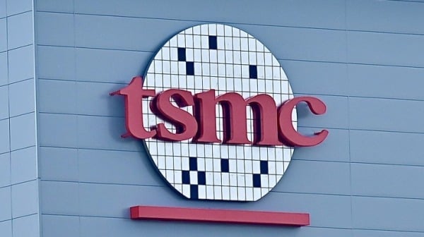 图为台积电高雄厂tsmc Logo。（图片来源：中央社）