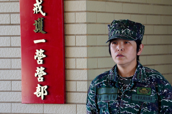 戒护一营中校营长郭诗玉说，戒护营9成官兵均由一年期义务役组成，但在体能及战技要求上，均与志愿役一视同仁。（以上图片来源皆为中央社）  