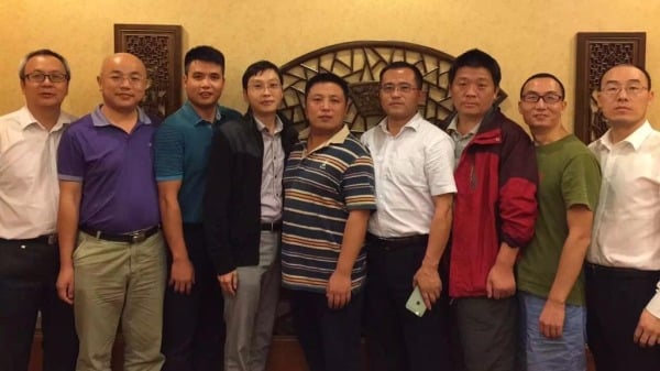 曾被中共禁止出境的律師合影（推特）(16:9)