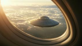 货运飞机目击巨型UFO像航空母舰(图)