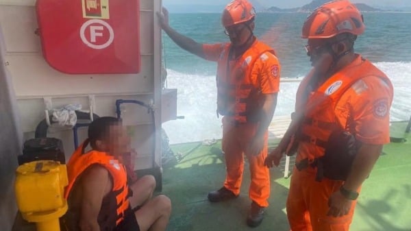 又传偷渡案中国男子套泳圈泅泳至金门大胆岛被抓(图)