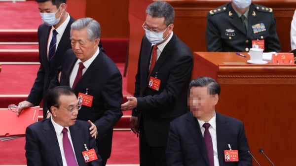 张又侠率特种部队“攻入”中南海传习在河南发脾气骂胡锦涛(图)