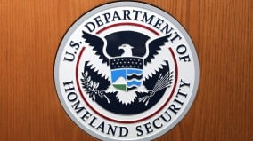 美国土安全部提供补贴与旅费鼓励非法移民自愿离境(图)