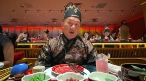 馆长上海狂吹捧垃圾桶专家揭中共的困境(图)