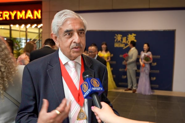 Sunil Chopra市議員