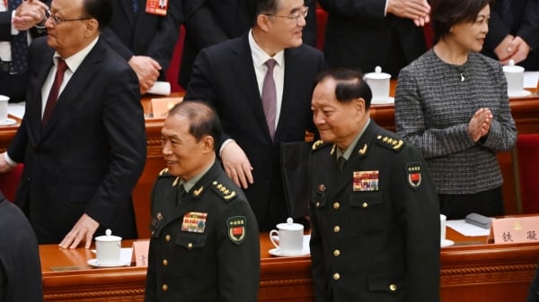 中共四中全会上他将取代何卫东(视频)