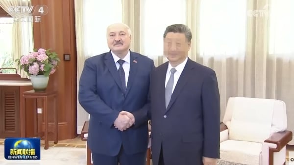 白俄总统访中探虚实习家中会客露面也露馅(图)