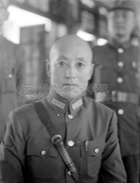 于學忠本發跡於吳佩孚，後投奔張作霖與張學良麾下，二戰期間為國民革命軍。