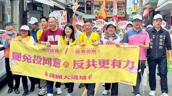 蓝绿谁将获胜罢免封关民调一次看(组图)