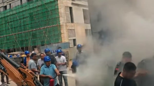 7月11日，陝西西安高新區地電廣場工地，建築工人和保安發生衝突。