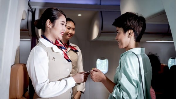 空姐 旅客 乘客 打招呼