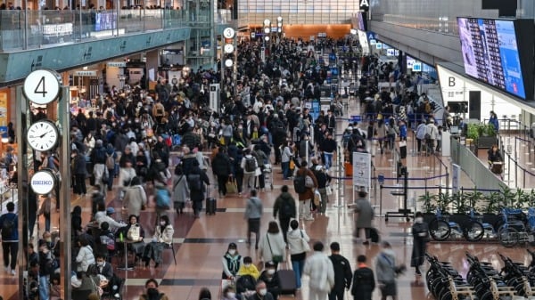 “7月5日末日预言”倒数羽田机场人潮挤爆亚洲旅客急撤日本行程(图)