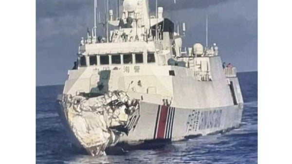 中國「052D」  型飛彈驅逐艦「桂林號」為了驅逐菲律賓巡邏艇，與中國海警「3104」艦互撞。