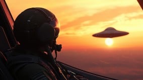 夜空的螺旋光影美国众议员看过多维生命证据(图)