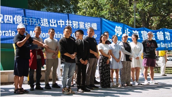 庆4.5亿人退出中共多倫多华人现场三退(组图)