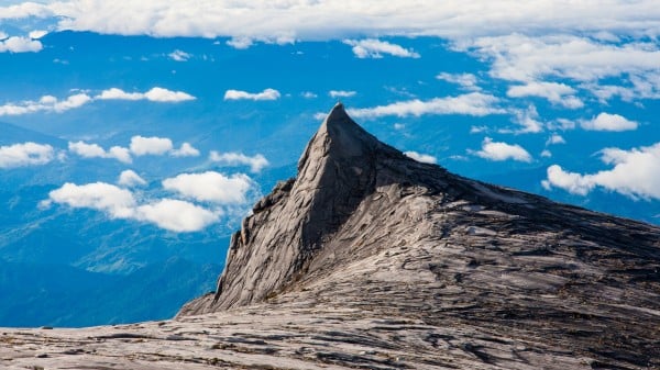 零地震神话破灭马来西亚神山地震拍到山神显灵(图)