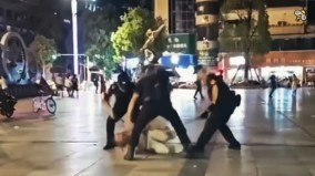 中共黑暗照進現實的《江油照相館》(圖)