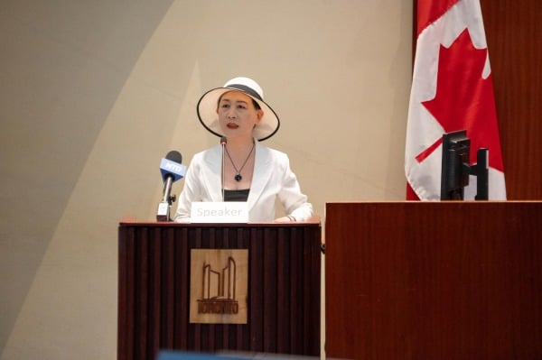 圖為民運領袖盛雪發言。