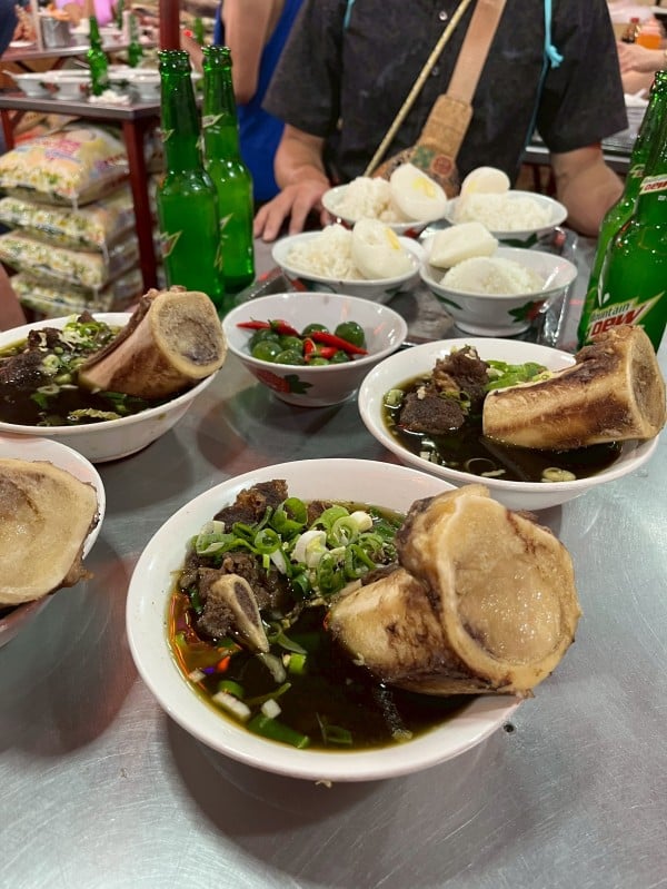 菲律賓 馬尼拉 美食 牛骨湯