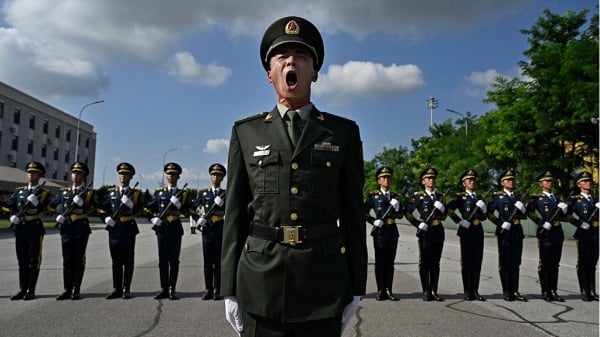 习近平阅兵前重庆惊现反共投影戚洪引爆3股反抗浪潮(图)