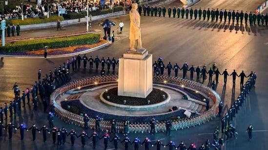 南京警察封锁孙中山铜像中共禁跨年怕民众造反(图)