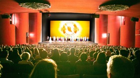 尽管“诈弹”恐吓波及澳洲总理神韵如期演出(图)