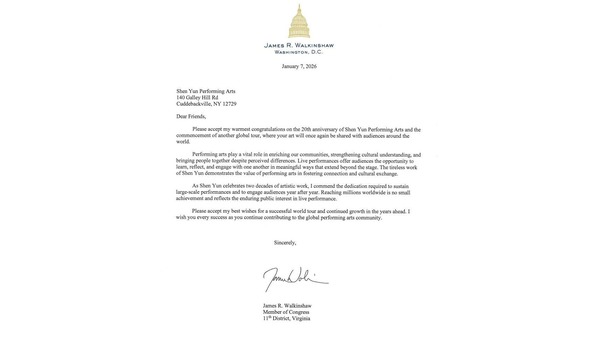 新当选美国弗吉尼亚州国会众议员的詹姆斯・沃金肖（James Walkinshaw）致信，祝贺神韵艺术团成立二十周年，并开启新一轮全球巡回演出，再次将神韵艺术之美呈现给世界各地的观众。