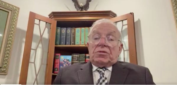 震撼视频伊朗军人公开呼吁调转枪口(图)