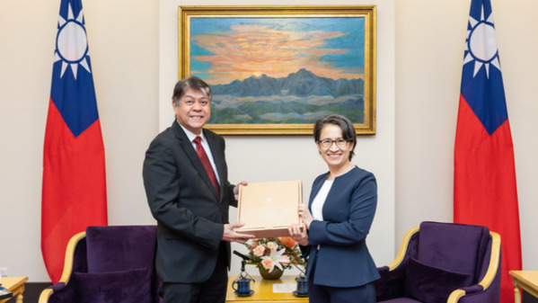 菲律宾参议员批中共环台军演：和平建立于自决权(图)