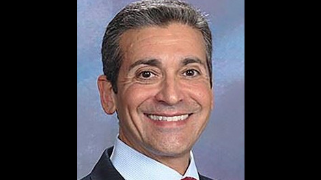 美國馬里蘭州參議員本傑明·克雷默（Benjamin Kramer）1月7日為神韻藝術團頒發褒獎